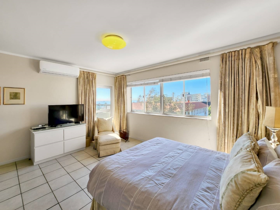 3 Bedroom Property for Sale in Sea Point Western Cape